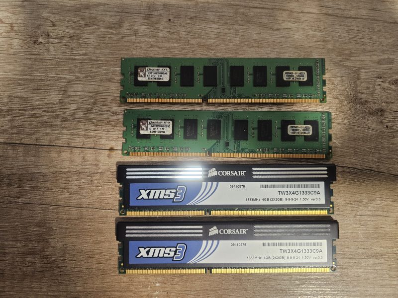 Kit 8 GB DDR3 (4 x 2GB) pentru Desktop PC